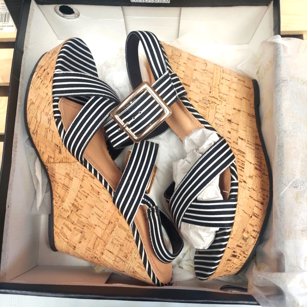 Liliana NWT Emilia 2 Black Size 10 Striped Wedge Sandal